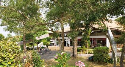 Appartement spacieux au bord de l'océan | Piscine!