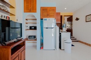 Interior - Nesting with Turtles (Akumal)