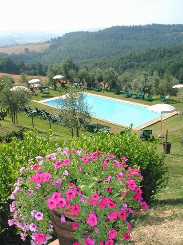 Flat in a winery in Montespertoli,A/C,Wi-Fi,swimming pool,children friendly,sl 5