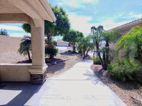 Property grounds - Lake Havasu Pool Garage/Boat Parking 5Min Riviera Marina London Bridge & DT (Lake Havasu City)