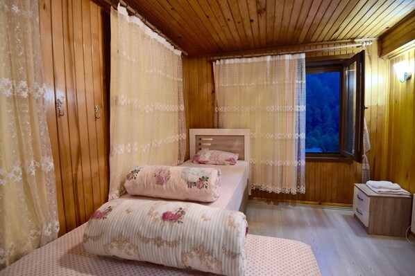 Minibar, wifi gratis y ropa de cama 