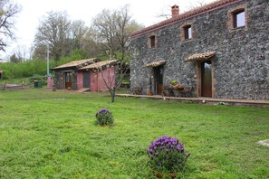 Exterior - Farmhouse the caraffara from agriculture up to 800 in stone (Sant'Alfio)