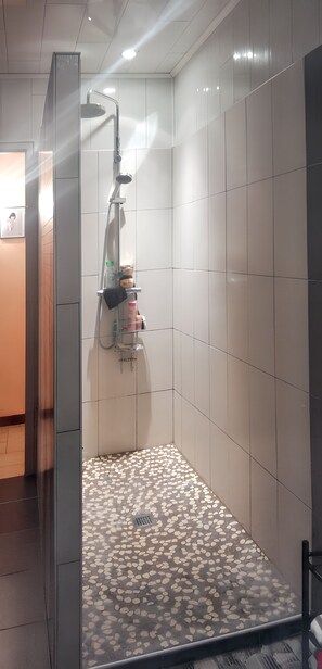 Bathtub, towels - Homerez - Villa in Monbazillac (Monbazillac)