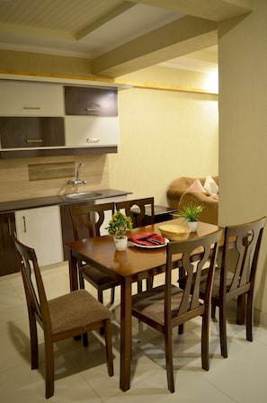 Executive Suite, Mountain View | In-room dining - Holiday Grand Resort Bhurban (Bhurban)