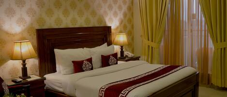 Club Double Room, 1 King Bed, Mountain View | Premium bedding, individually decorated, individually furnished, desk
