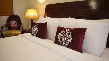 Royal Suite | Premium bedding, individually decorated, individually furnished, desk