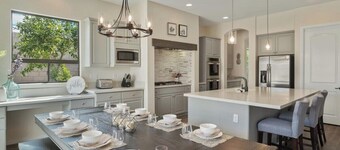 Walk to Festivals From a Modern Dream House Near La Quinta