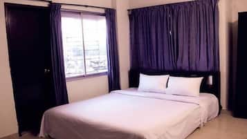 Deluxe Double Room | In-room safe, free WiFi, wheelchair access