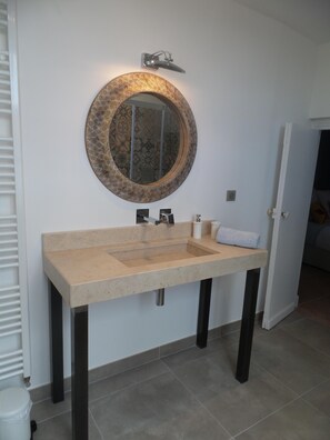 Standaard kamer, 1 twee- of 2 eenpersoonsbedden, en-suite badkamer (Samba) | Badkamer