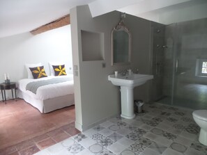 Suite, ensuite, pemandangan kota (Salsa) | Kamar mandi