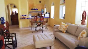 Een televisie en een dvd-speler