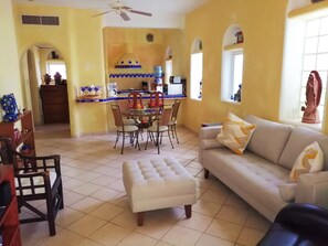 TV, DVD player - Quiet zone, authentic Mexican condo (Playa del Carmen)