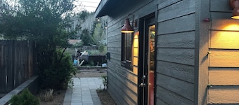 The Peakview- with private hot tub!