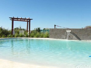2 outdoor pools, pool umbrellas, pool loungers - Complejo La Roca - Hospedaje (Caseros)