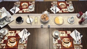 فطور إنجليزي مجانًا يوميًا