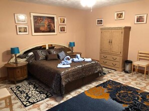 Roma | Tempur-Pedic beds, individually furnished, blackout drapes - Anastasia House (Malden)