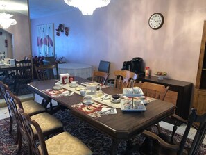 Free daily English breakfast - Anastasia House (Malden)