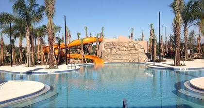 GRAND OPENING / ILMAINEN SPA-LÄMMITYS / Minne Disney / WaterPark / Arcade / Baari / Kuntosali / AC / WiFi