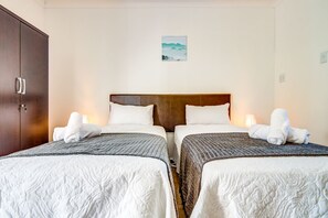8 bedrooms, WiFi