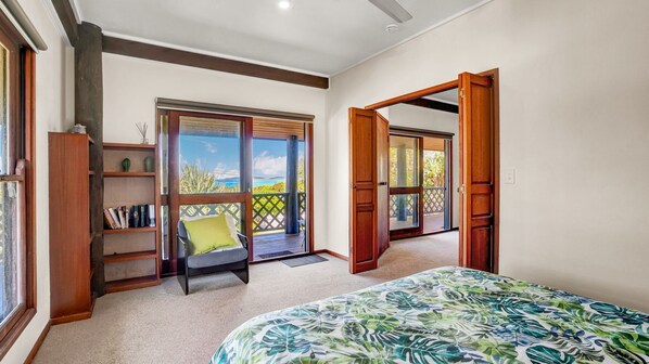 5 bedrooms, iron/ironing board, Internet