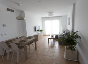 TV - Bright apartment in Conil, quiet area with sea view. (Conil de la Frontera)