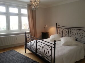 3 bedrooms, WiFi - Apartment with atmosphere in old captain's house with garden, near the beach (Döse)