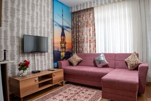 Standard Studio, 1 Double or 2 Single Beds | In-room safe, individually decorated, individually furnished, desk - My Palace Rooms (Istanbul)