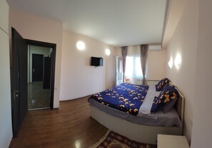 1 bedroom, in-room safe, desk, soundproofing