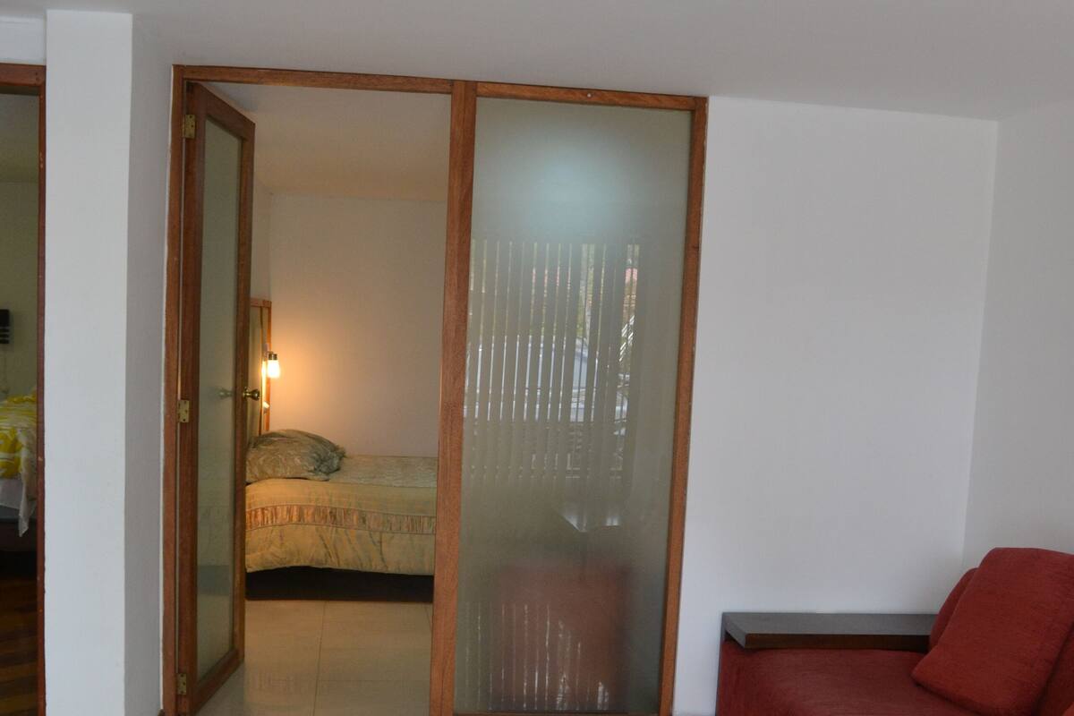 Departamento Deluxe, 2 habitaciones, cocina, vista al jardín | 5 habitaciones y sábanas de algodón egipcio 