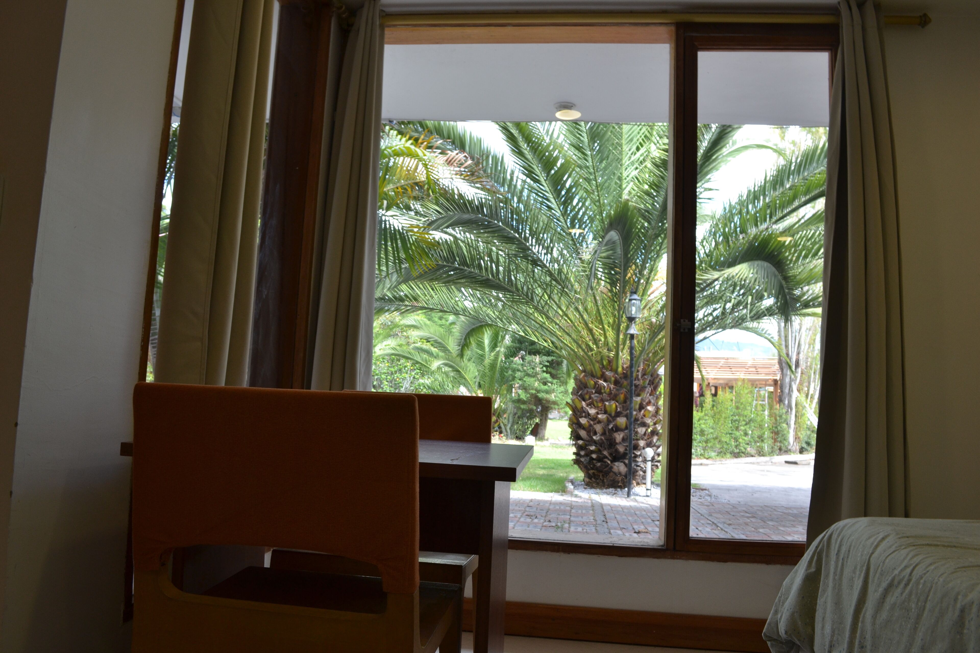 Kamar Double Deluks, 2 Tempat Tidur Queen, kamar mandi pribadi, pemandangan kebun | 5 kamar tidur, seprai katun Mesir, dan seprai premium