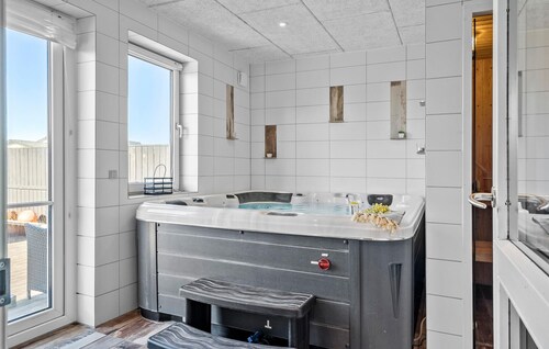 Cozy home in Thyborøn with sauna