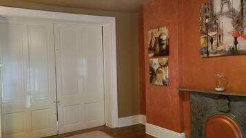 Business Apartment | Living area