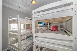 3 bedrooms, free WiFi, bed sheets