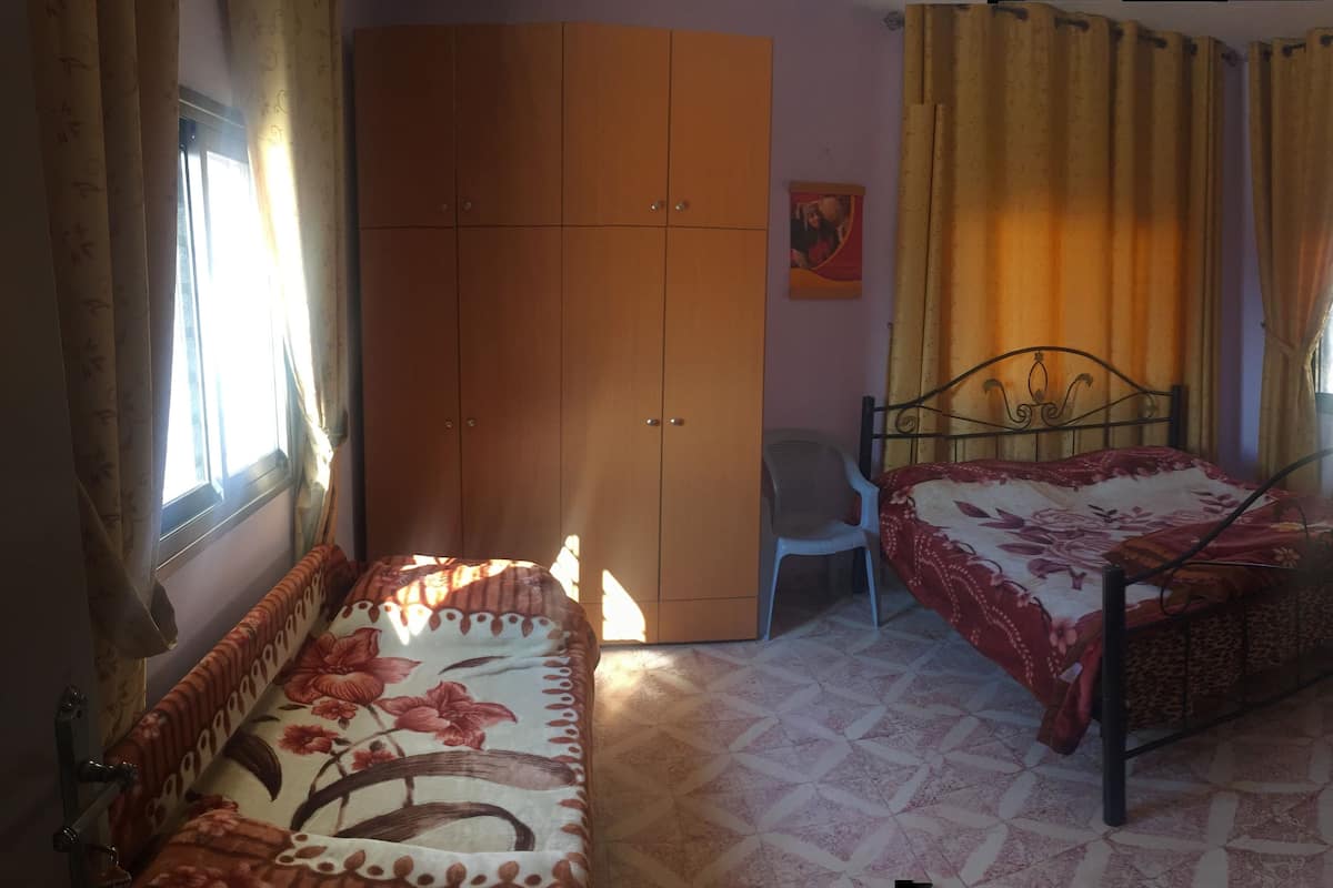Premium bedding, soundproofing, free WiFi, bed sheets