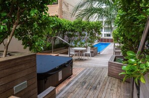 Hot tub - Harbour View 2 Bedroom Apartment (Auckland)