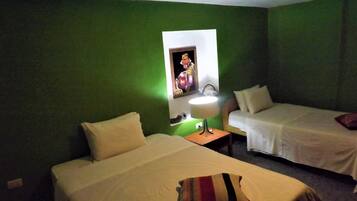 Setrika/meja setrika dan Wi-Fi gratis