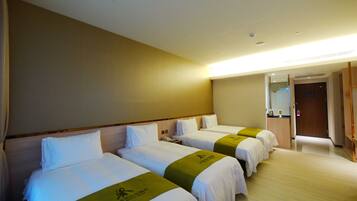 Superior Quadruple Room | 1 bedroom, desk, blackout drapes, free WiFi