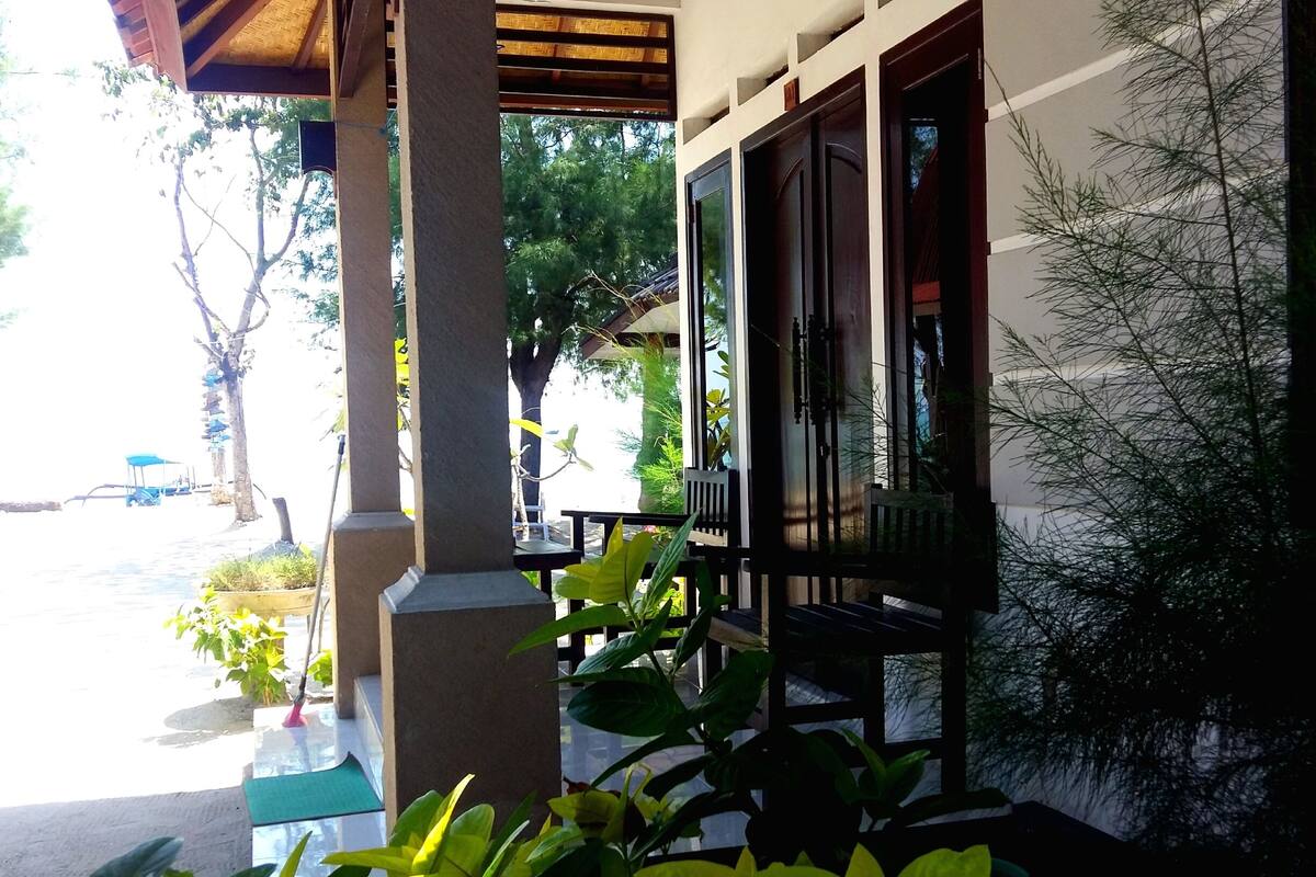 Comfort Bungalow, 1 Double Bed, Beach View | Rollaway beds