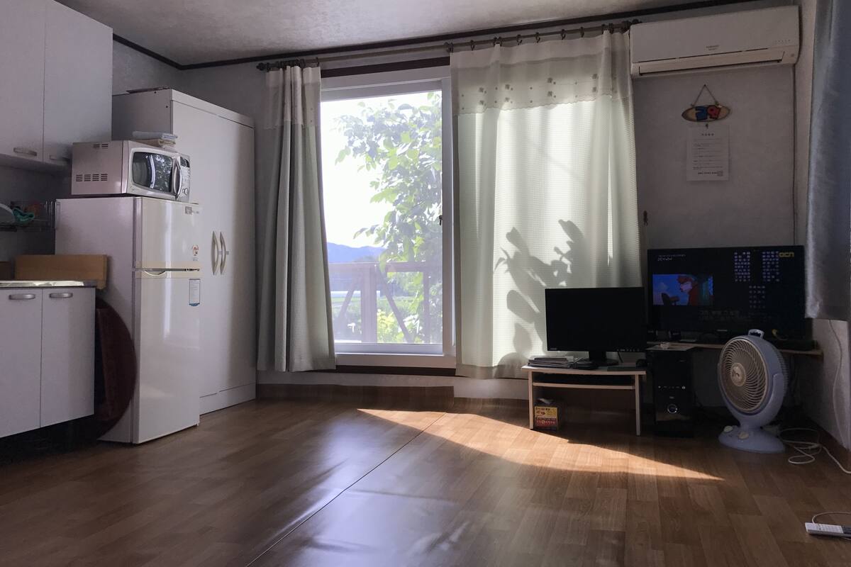 6&7 | Soundproofing, WiFi (free)