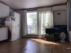 6&7 | Soundproofing, free WiFi - Hantangang House (Cheorwon)