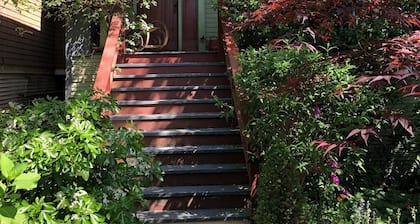 Kitsilano Garden Walk-Out 2 Bedroom