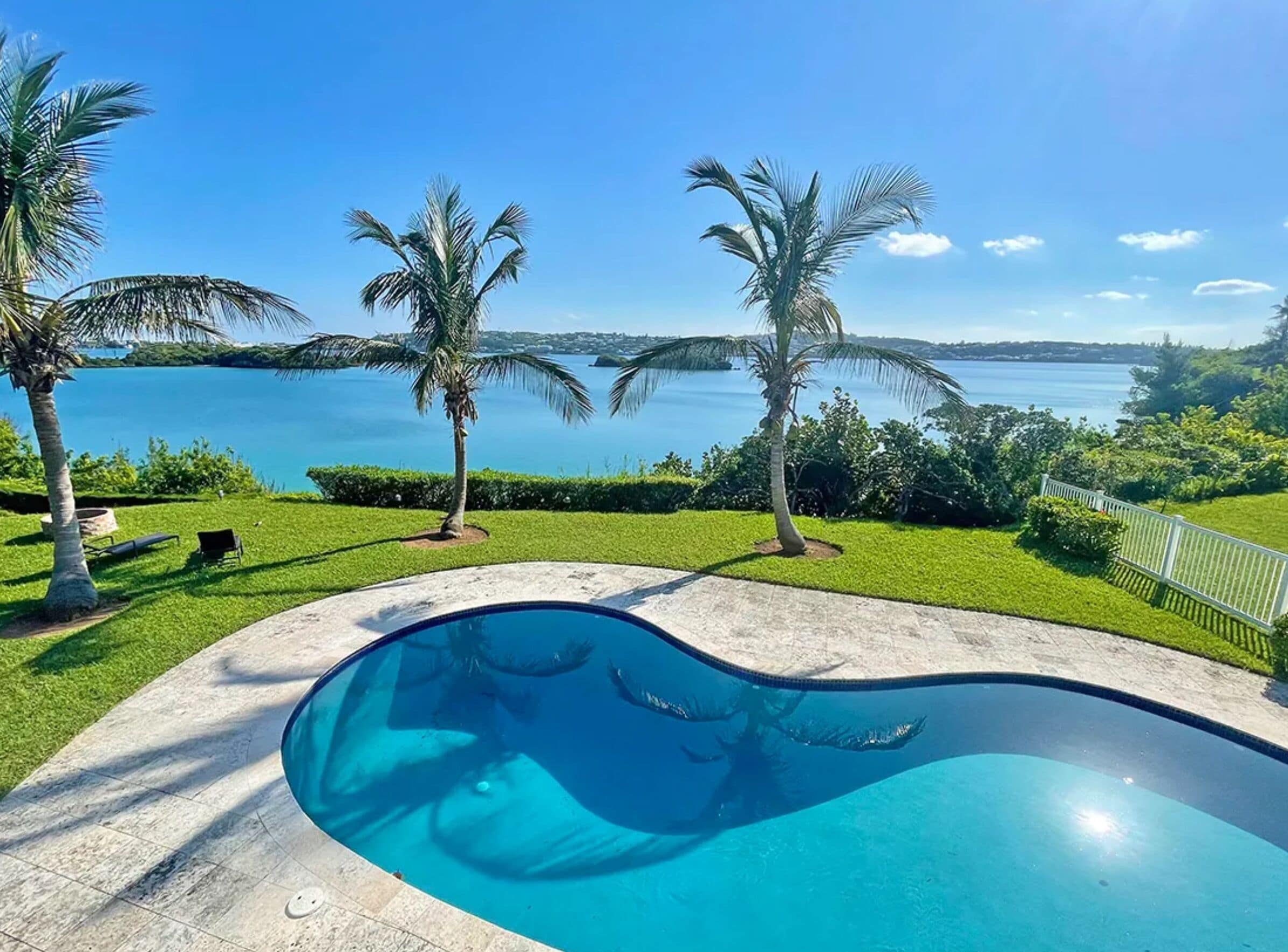 حمّام سباحة خارجي