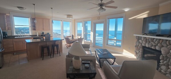 Smart TV, fireplace, DVD player