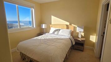 2 bedrooms, desk, free WiFi, bed sheets