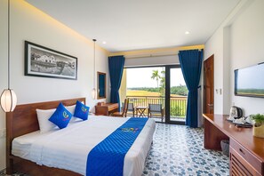 Premium bedding, down duvets, minibar, in-room safe