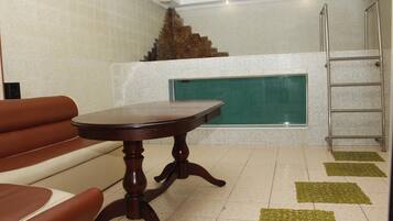 Towels, soap, shampoo, toilet paper