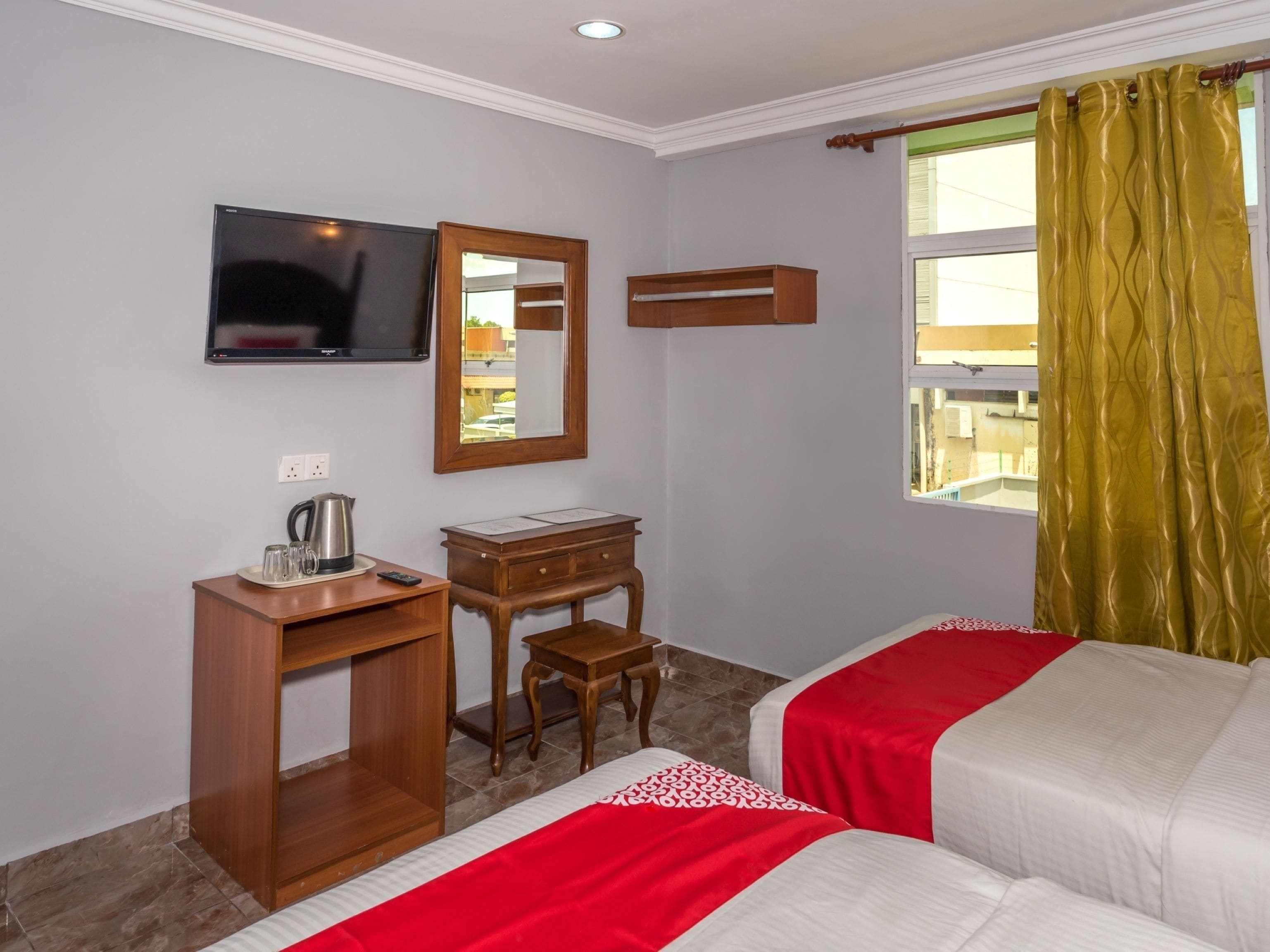 superior suite, multiple beds | desk, free wifi