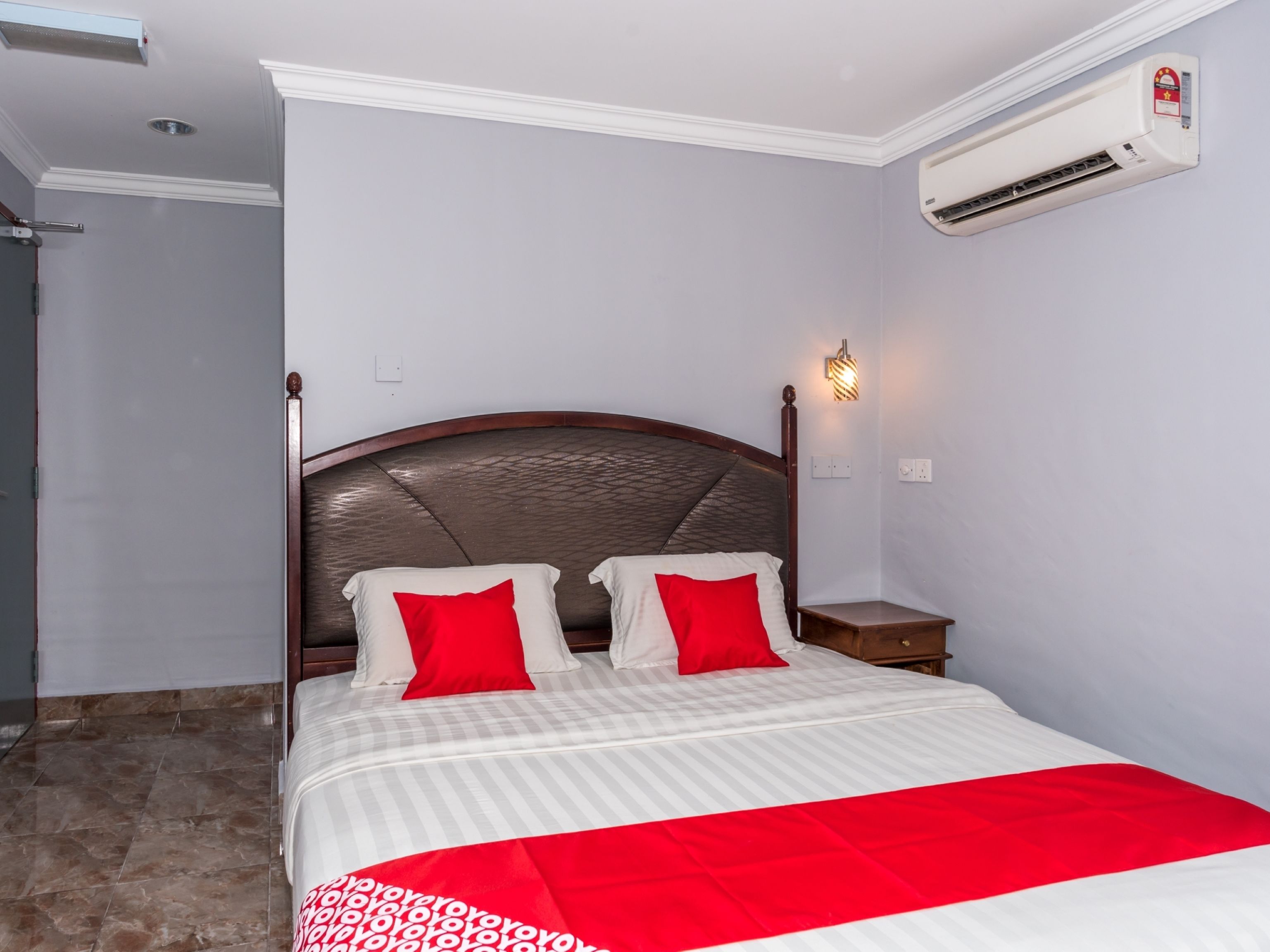 deluxe double room, 1 king bed | desk, free wifi
