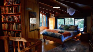 2 bedrooms, iron/ironing board, Internet, bed sheets