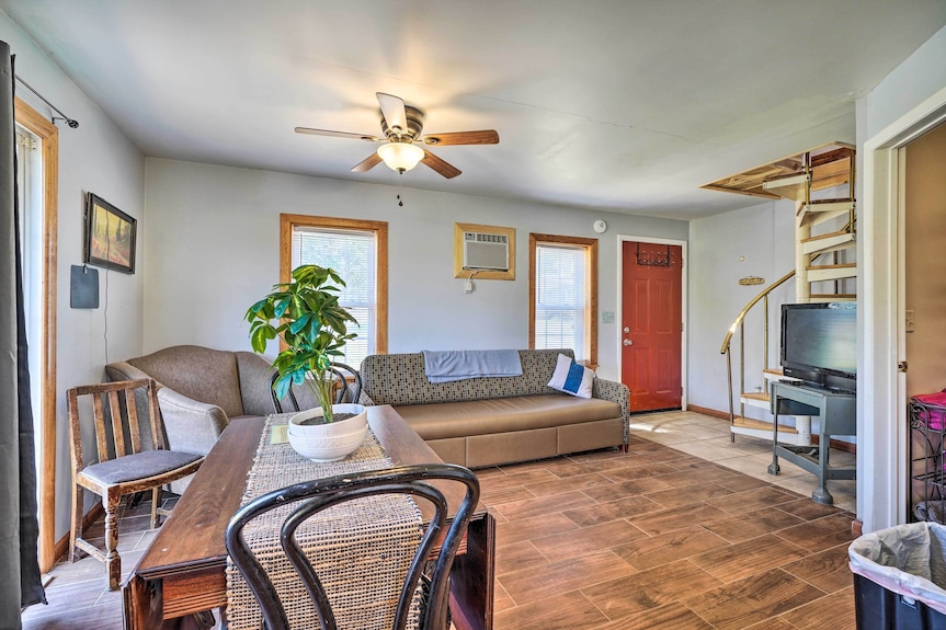 Nouveau! Cozy Rock Cottage W / Deck -12 Mi à Dwtn Tulsa - Tulsa, OK